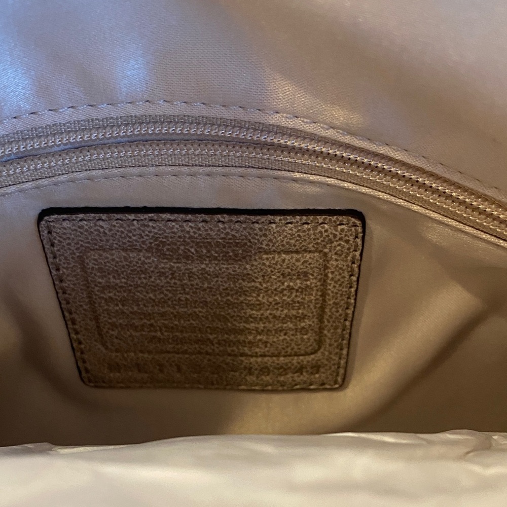 Coach Beige Leather Shoulder Bag with Gold Accents - Picture 2 of 7